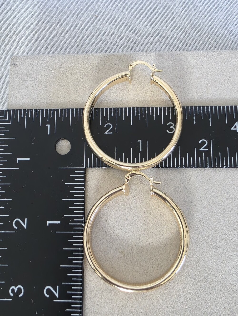 Textured Gold Hoop Earrings with Greek Key Etching & Ribbed Interior - Picture 9 of 9